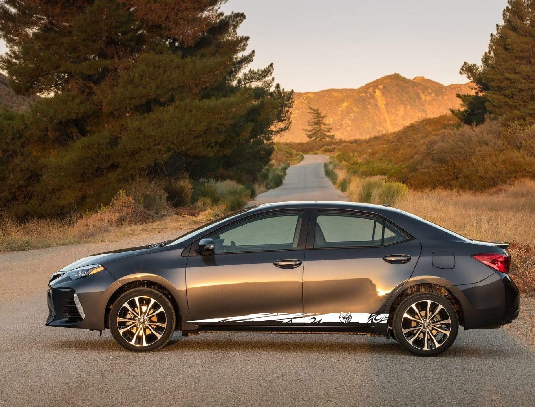 Vinyl Graphics Wolf Graphic Gift Corolla Racing Stripes for Toyota Corolla car stickers decals