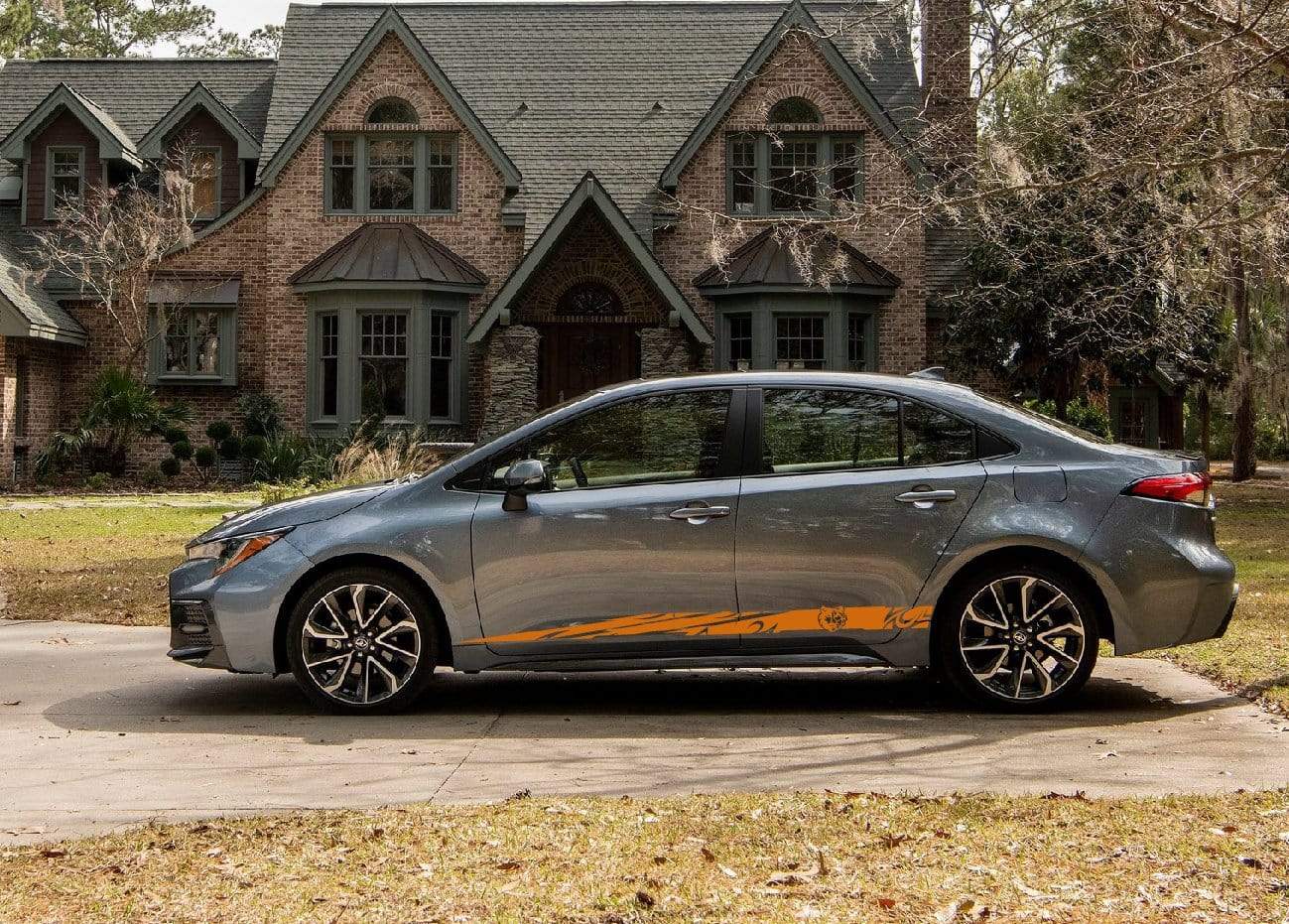 Vinyl Graphics Wolf Graphic Gift Corolla Racing Stripes for Toyota Corolla car stickers decals